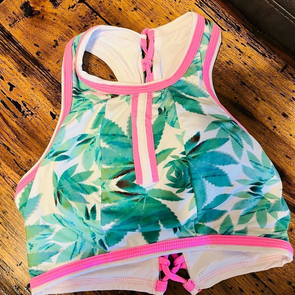 Beautiful Ancora palm leaves swim top laces up in back